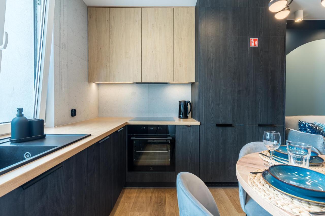 Huoneisto Golden Seaside By Aparo - Plaza 200m, 2 Lazienki, 2 Sypialnie Oraz Salon, 3 Tv, Balkon, Lozeczko *